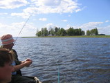 На озере, в процессе рыбалки..